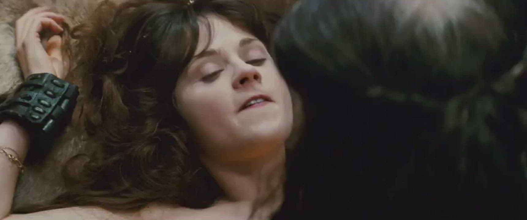 Zooey Deschanel has a Boxing Day Message for you