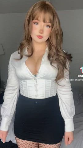 Slim and stacked hottie