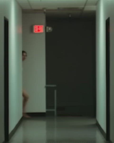 celebrity karen gillan legs gif