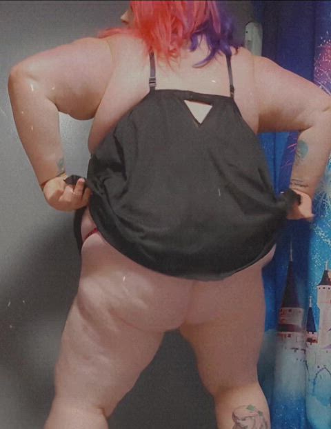 Thick thighs make the 🍆 rise