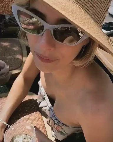 Celebrity Cute Emma Roberts gif