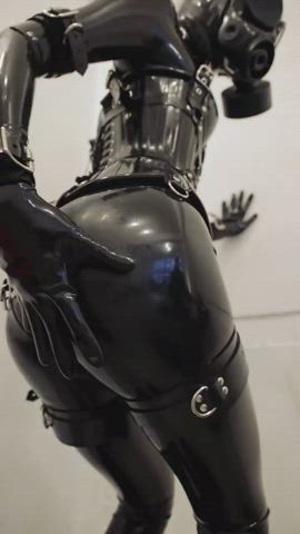 Latex doll with mask <3