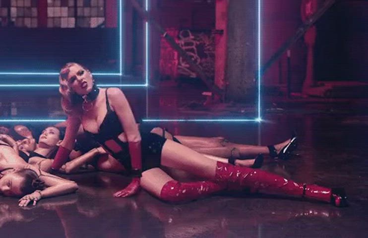blonde celebrity taylor swift gif