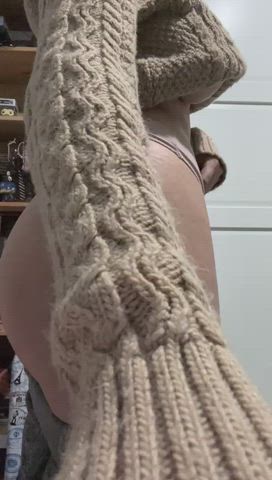 You like the sound my bubble butt makes when slapped?