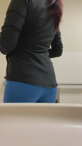 work booty! hello to my night shifters 😈🖤🌙