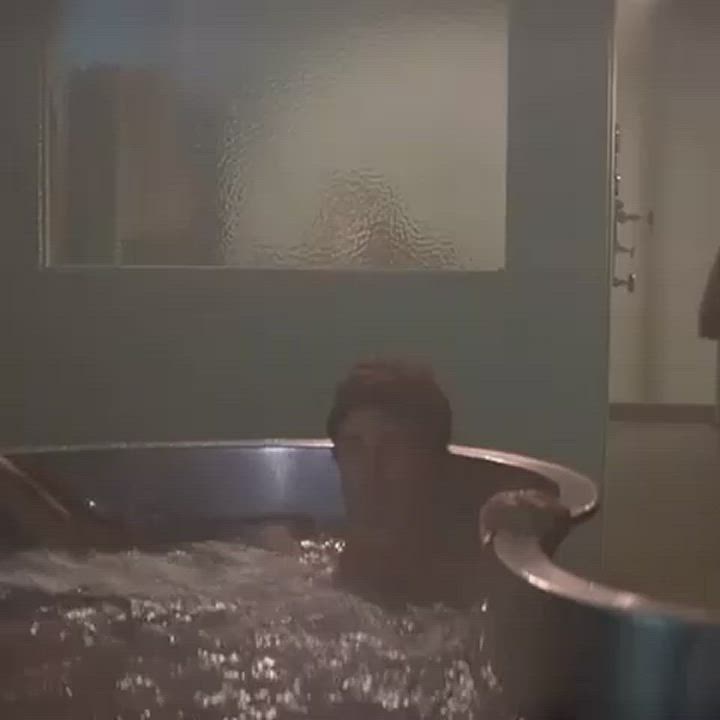 [Topless] Pamela Susan Shoop -- Halloween II (1981)