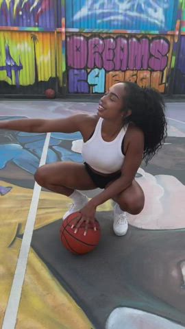 Qimmah Russo 🏀