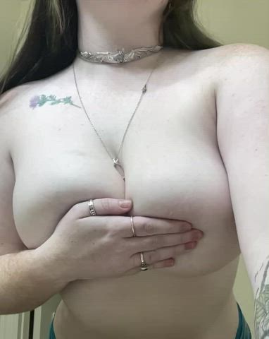 Slow motion titty drop <3