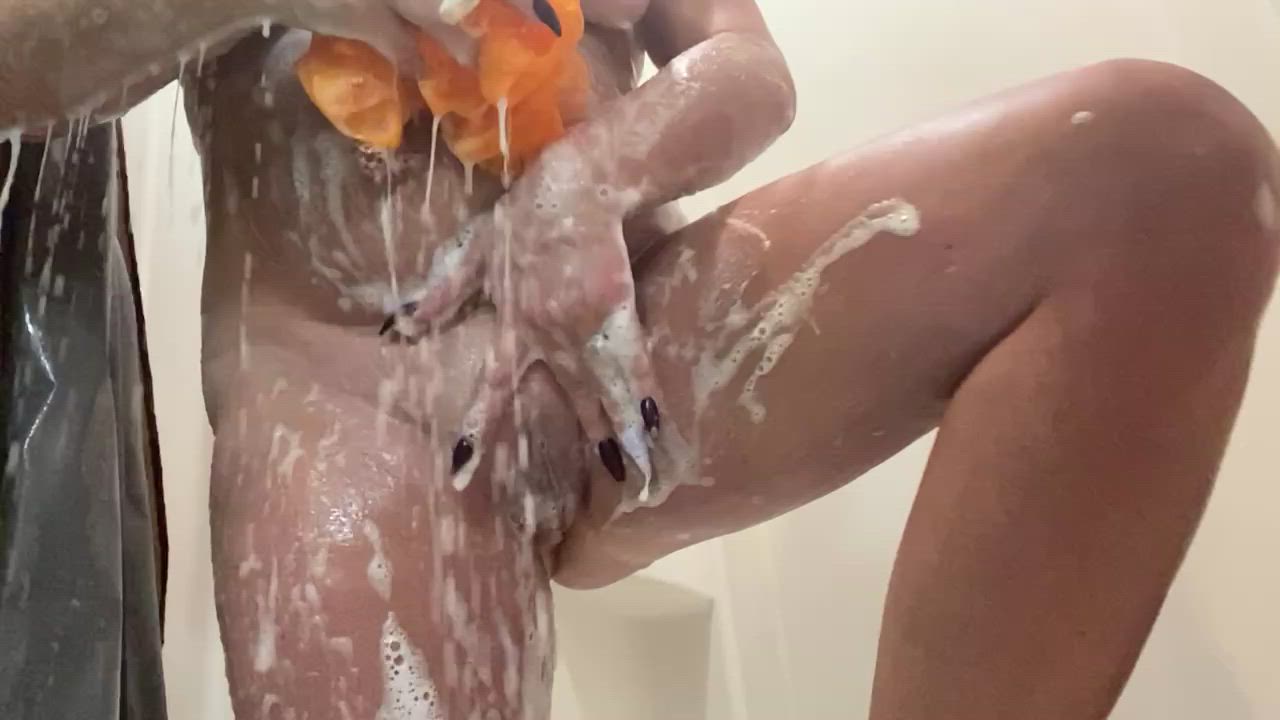 Wet Wednesday shower fun💦