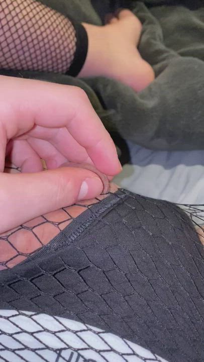 love playing with my clitty through my fishnets 🥰🥰💕💕