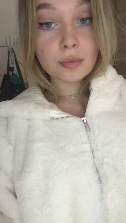 I wanna let one lucky Redditor cum on my chest multiple times