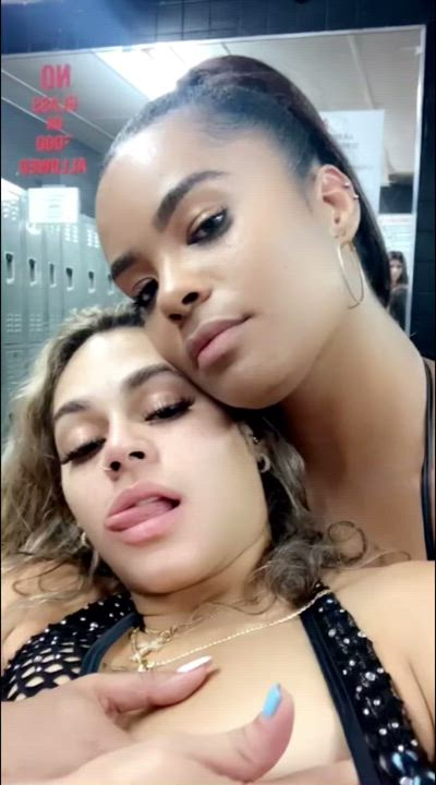 Kissing friends
