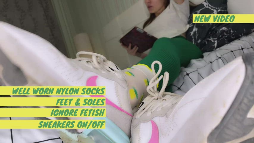 Cute socks. Foot ignore