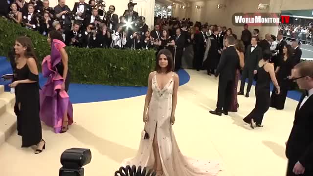 Selena Gomez - (05.01.17) Met Gala 2017