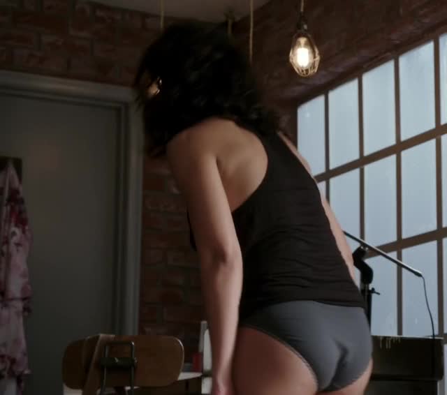 Emmanuelle Chriqui in 'Murder in the First' [S02E09]