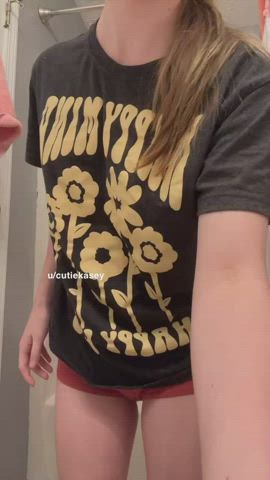 18 years old ass booty bouncing petite small tits tease teen tits white girl adorable-porn