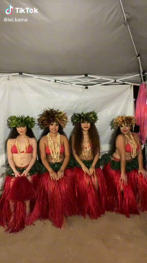 ass shaking big ass dancing hawaiian gif