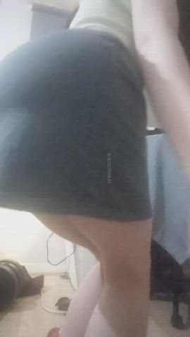My skirt is pretty easy access