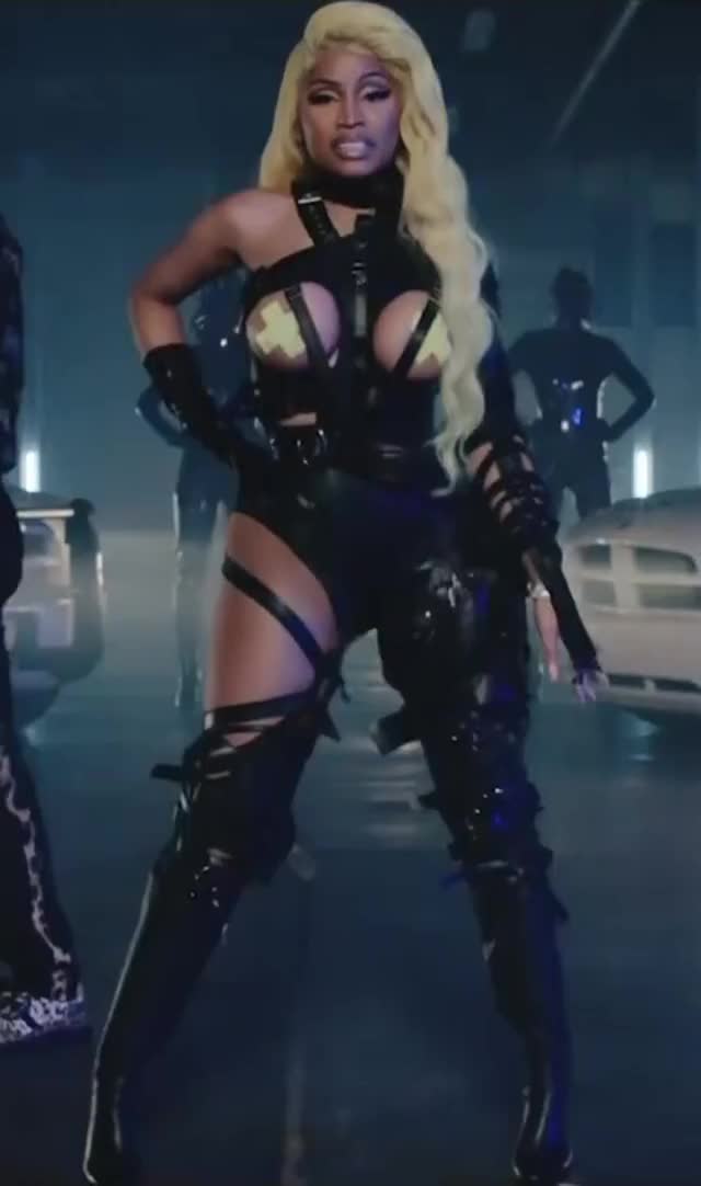 Nicki Minaj gif
