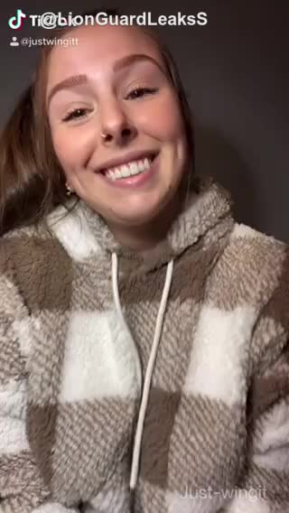 Damn Look At How She Do It