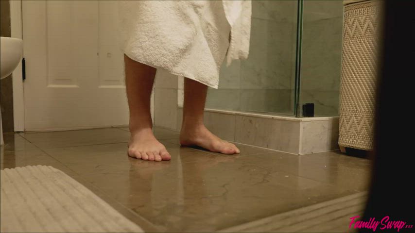 [Liz Jordan, 20] Mom And Daughter Pranks