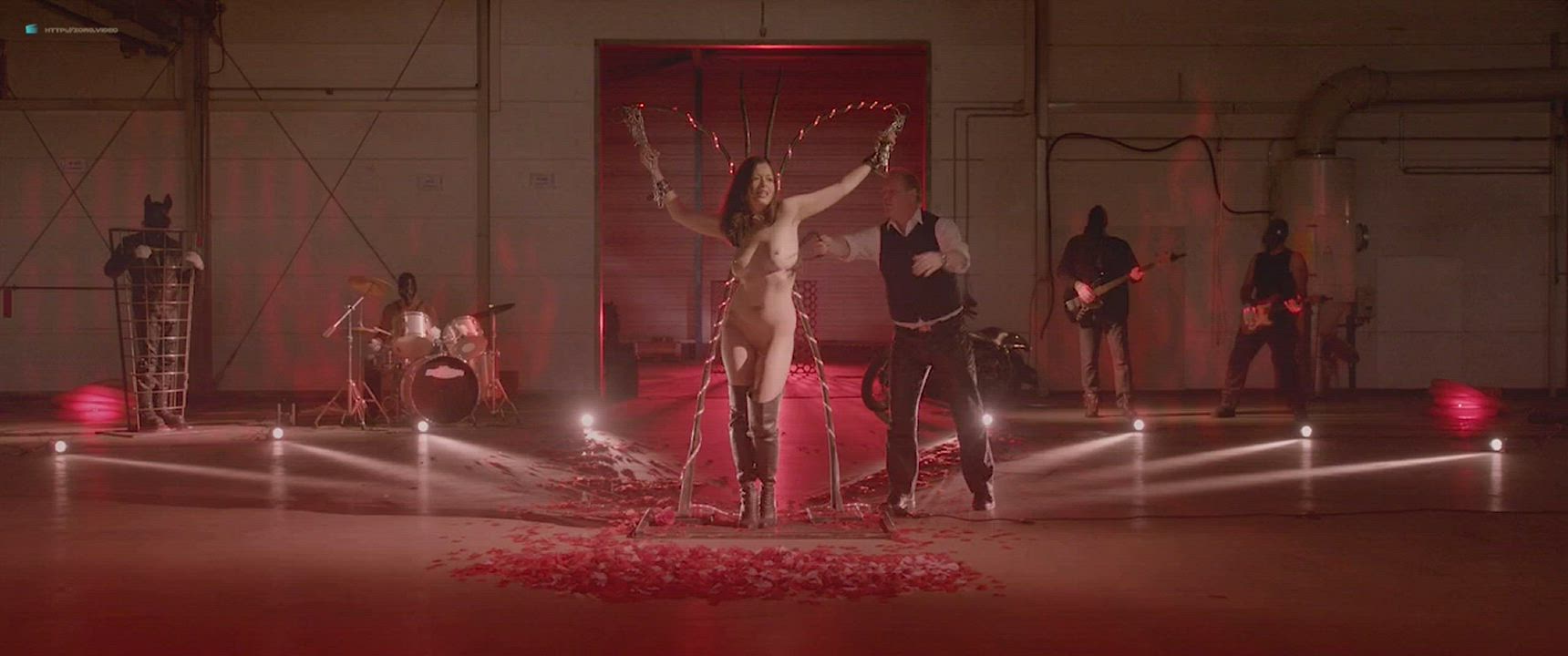 Music video: Agnes Thi-Mai - Schlag mich (from Der Geschmack von Leben) (DE2017)