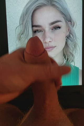 Love cumming on blondes