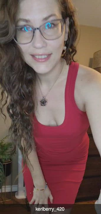 Nothing under my red dress (f) 39