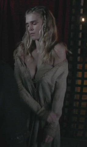 Gaia Weiss (Vikings)
