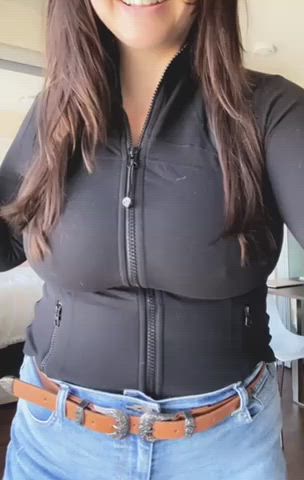 Yes, my belt is clearly doing nothing.