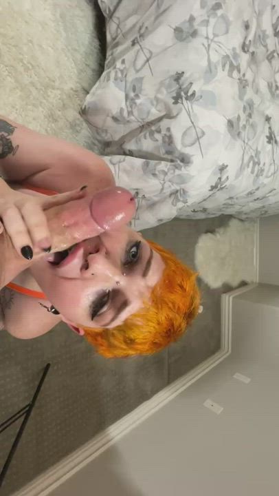I love sucking off my clients