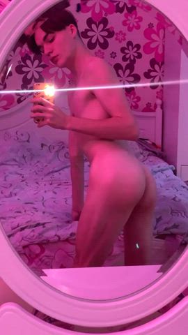 Hehe come play with this ass...