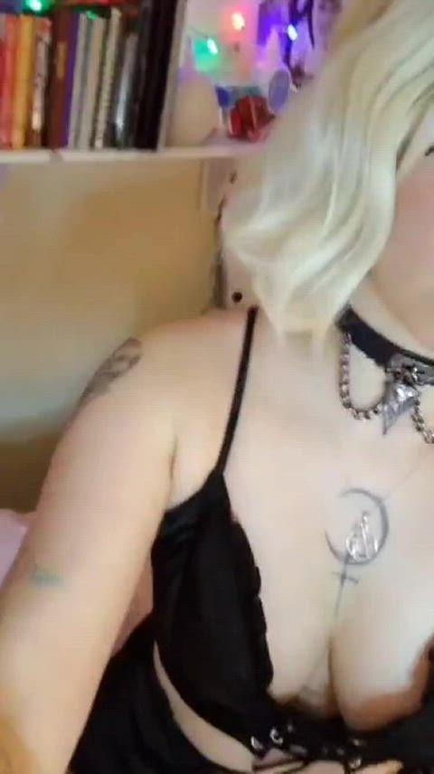 Play with this (f29) emo 🙈