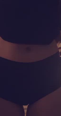 Cute little slit on the sides. ?