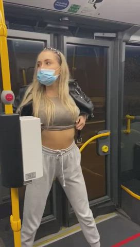 Bus Flashing quickly, before the driver gets a hard-on.
