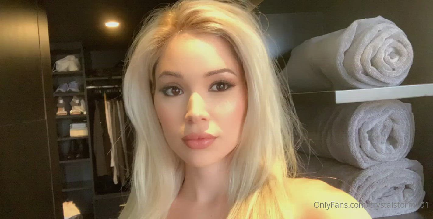Crystal Storm showing off her gorgeous body