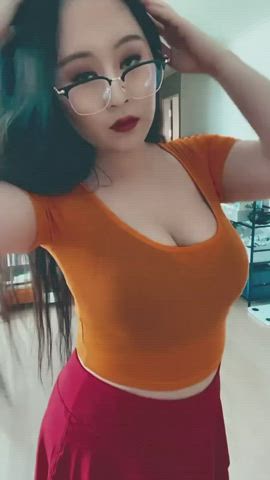 Asian Busty r/AsiansGoneWild r/JuicyAsians r/PAAG gif