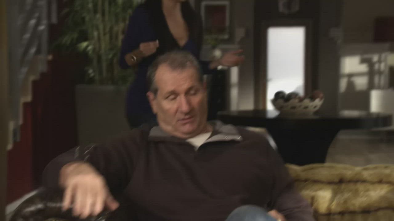 Modern Family S02E08