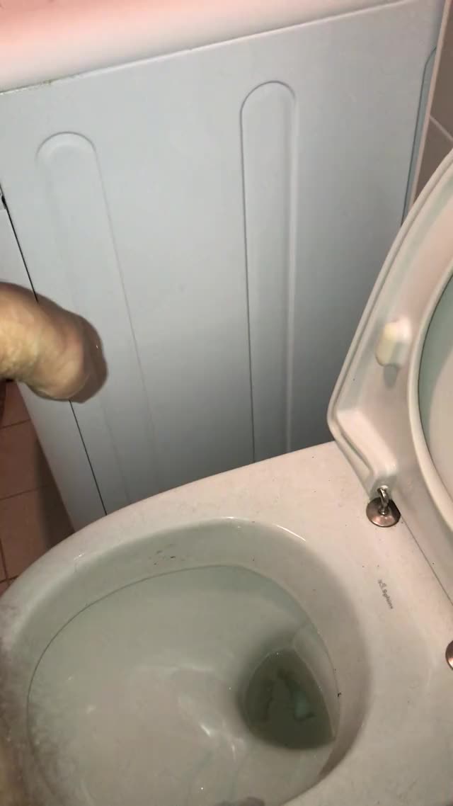 [M 26] Uncut, semi hard piss.