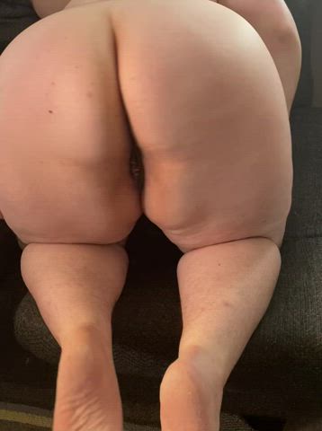 Mesmerizing you with my huge ass jiggles