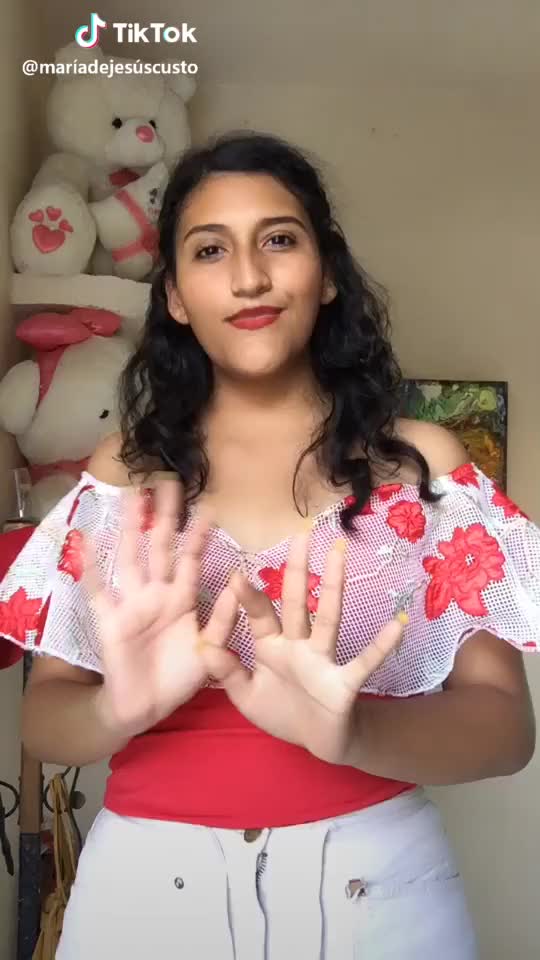 Mi vecino tenía a sus amigos de visita, uno me vio y todos regresaron a ver??♀️