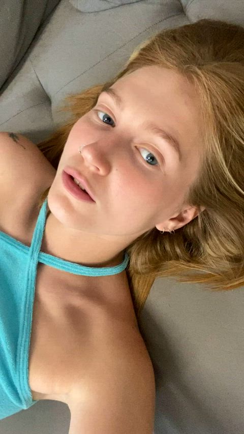 Redhead slut dreaming to suck your balls🥰