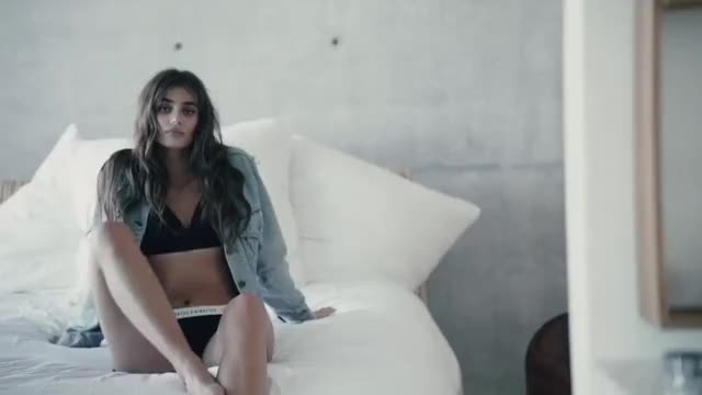 Taylor Hill - VS