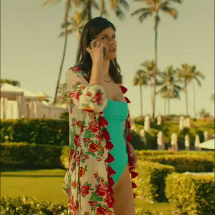 Alexandra Daddario gif