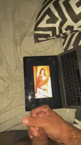 would love to do some quick trib for trib? or will jerk and cum for the first girl