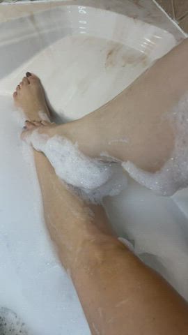 You know you crave me bossing you around with my pretty feet…DM to order a custom