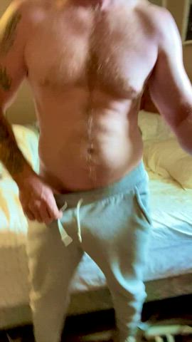 [38] It’s finally grey sweatpants weather.