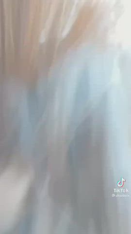 Trimmed version of Charli's TikTok 2022/05/26