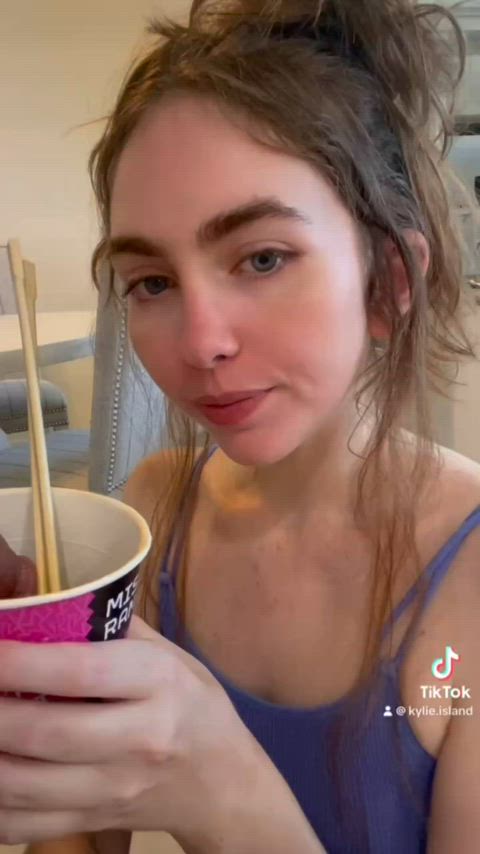 Tiktok teen finds a dick in her ramen and sucks it