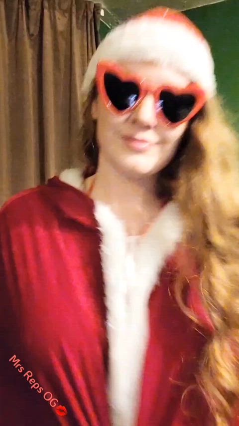 Christmas is finished but Mrs Claus wants to cum again